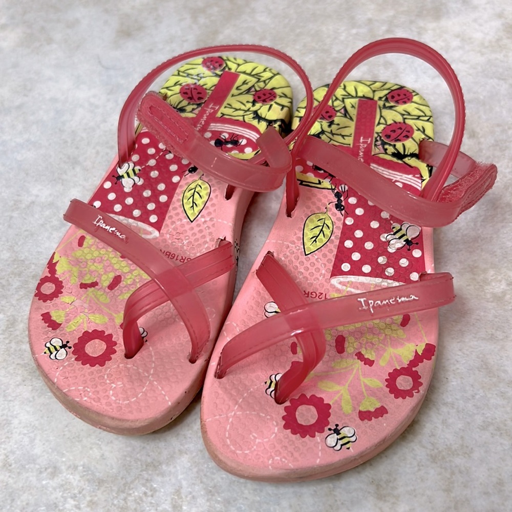 Ipanema sandals size 8